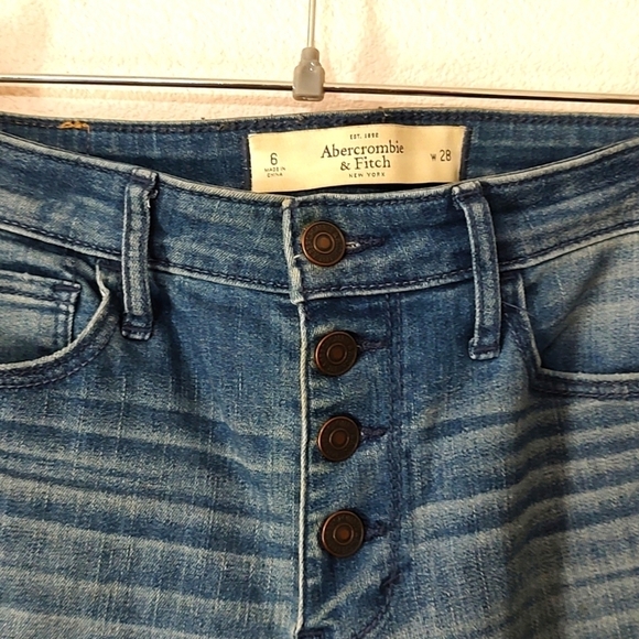 Abercrombie Fitch Distressed Blue Jeans Size 6 - Picture 2 of 5